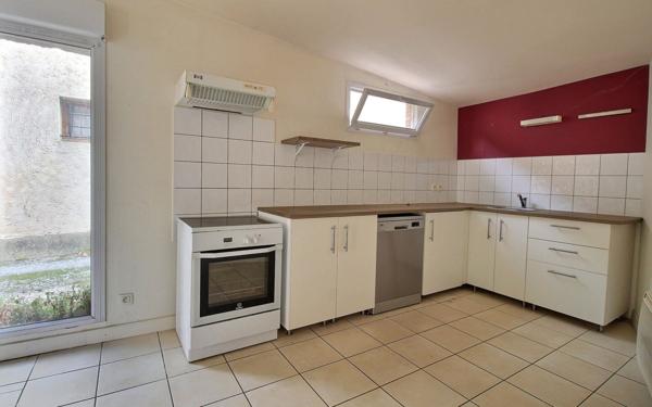 Maison à louer    4 pièces •  Saint-Paul-Cap-de-Joux