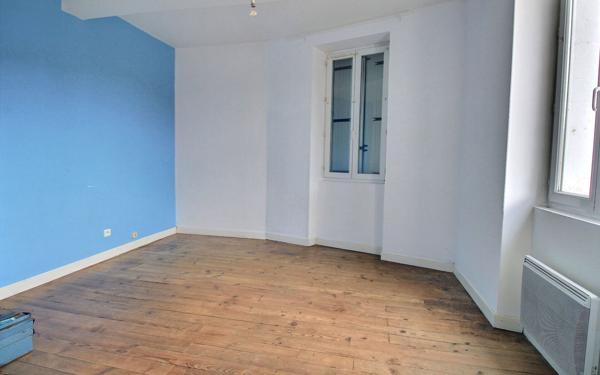 Maison à louer    4 pièces •  Saint-Paul-Cap-de-Joux