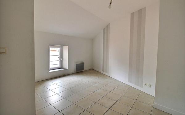 Maison à louer    4 pièces •  Saint-Paul-Cap-de-Joux