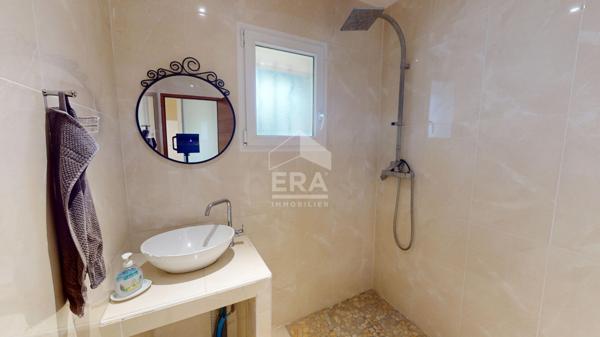Villa 221 m2, 5 pièces avec dependance
