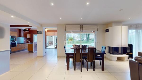 Villa 221 m2, 5 pièces avec dependance