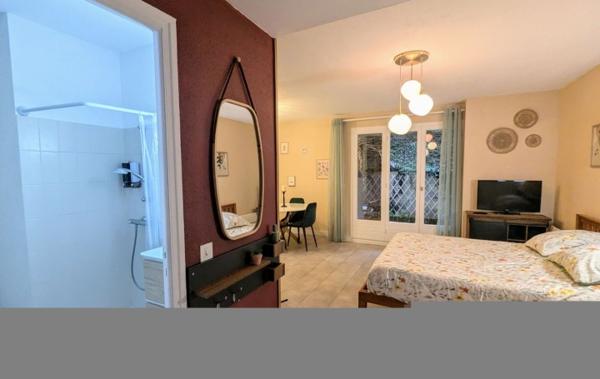 Vente Studio avec une belle cour Amelie-les-bains-palalda   