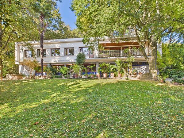 MAISON D'ARCHITECTE 300m² sur PARCELLE 27000m²