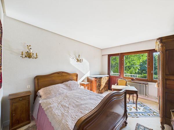 MAISON D'ARCHITECTE 300m² sur PARCELLE 27000m²