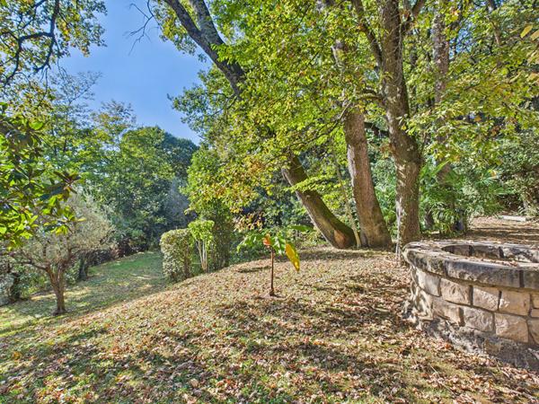 MAISON D'ARCHITECTE 300m² sur PARCELLE 27000m²