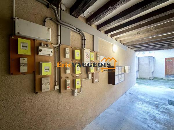 Vente                                                      Appartement
                        
                     1 pièces                      27 m2                     à Coulommiers