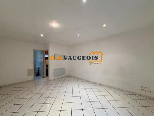 Vente                                                      Appartement
                        
                     1 pièces                      27 m2                     à Coulommiers