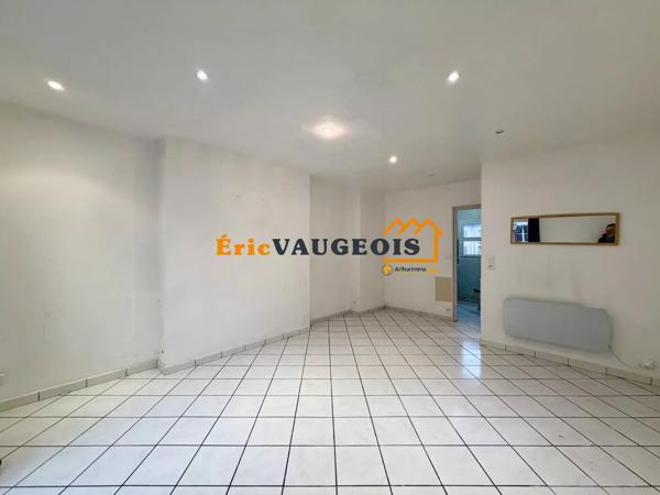 Vente                                                      Appartement
                        
                     1 pièces                      27 m2                     à Coulommiers