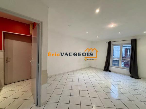 Vente                                                      Appartement
                        
                     1 pièces                      27 m2                     à Coulommiers