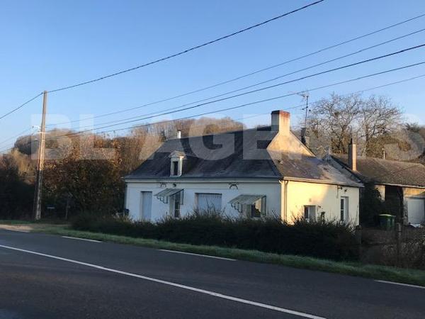 Maison plain-pied avec dépendances proche La Chartre sur le Loir
