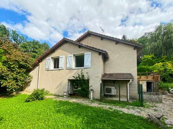 Propriété de 186m² en plein coeur de village