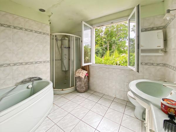 Propriété de 186m² en plein coeur de village