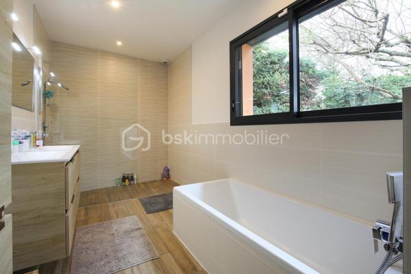 Maison d architecte de 202 m²