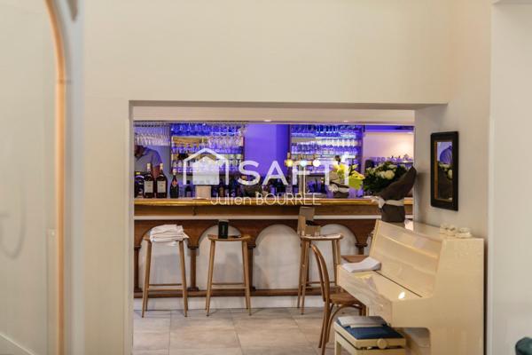 Belle affaire de restauration avec un emplacement numéro 1