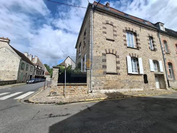 Vente                                                      Propriété
                        
                     12 pièces                      285 m2                     à Rozay-en-Brie
