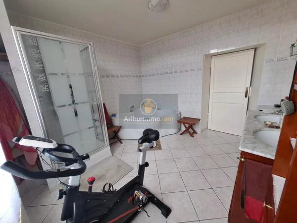 Vente                                                      Propriété
                        
                     12 pièces                      285 m2                     à Rozay-en-Brie
