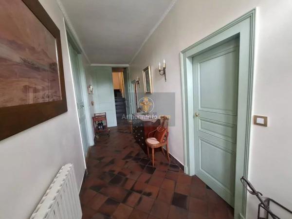Vente                                                      Propriété
                        
                     12 pièces                      285 m2                     à Rozay-en-Brie