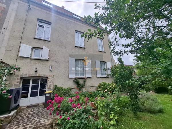 Vente                                                      Propriété
                        
                     12 pièces                      285 m2                     à Rozay-en-Brie