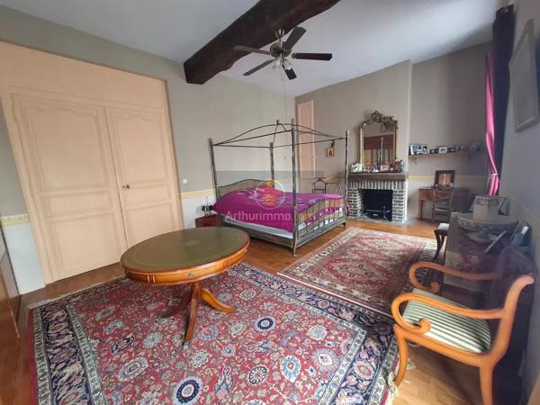 Vente                                                      Propriété
                        
                     12 pièces                      285 m2                     à Rozay-en-Brie