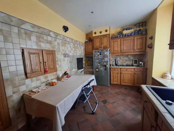 Vente                                                      Propriété
                        
                     12 pièces                      285 m2                     à Rozay-en-Brie