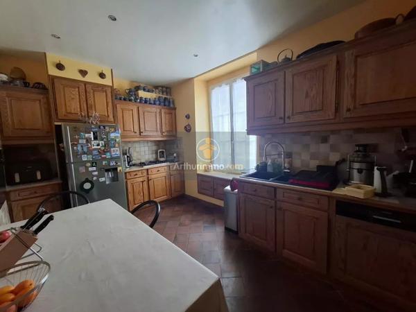 Vente                                                      Propriété
                        
                     12 pièces                      285 m2                     à Rozay-en-Brie