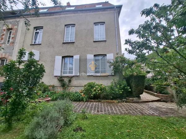 Vente                                                      Propriété
                        
                     12 pièces                      285 m2                     à Rozay-en-Brie