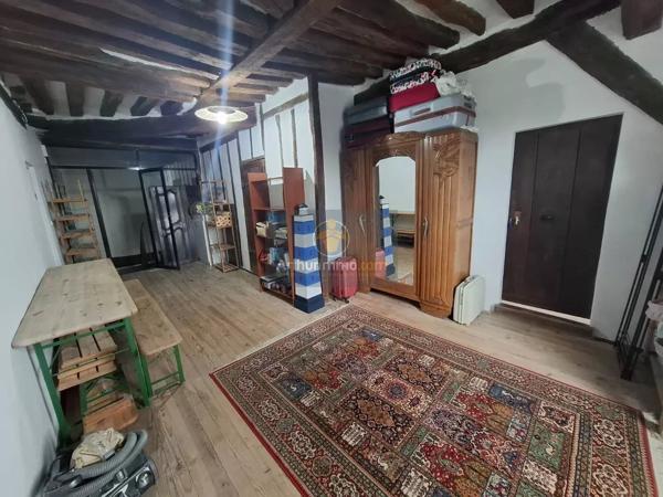 Vente                                                      Propriété
                        
                     12 pièces                      285 m2                     à Rozay-en-Brie