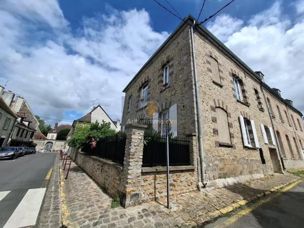 Vente                                                      Propriété
                        
                     12 pièces                      285 m2                     à Rozay-en-Brie