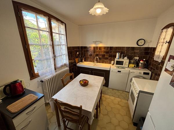 Maison type 7 + garage - SISTERON secteur le Gand