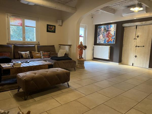 ISLE SUR LA SORGUE - ENSEMBLE IMMOBILIER - 372 M2 - PARC - - -6600M2 - PISCINE - 1 460 000€