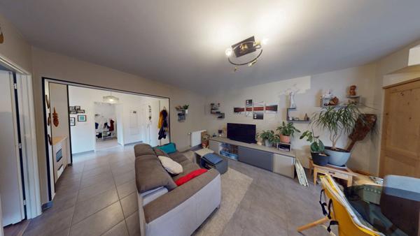 Charmant T3 récent avec balcon, cave et garage