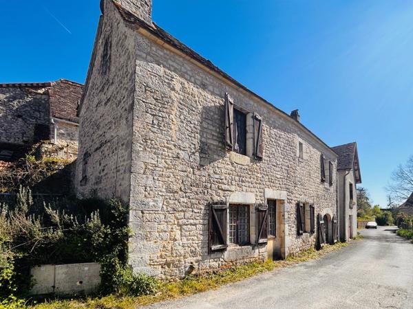 Maison de village de 3 chambres avec cour secrète et terrasse dans une ruelle calme près de Gourdon