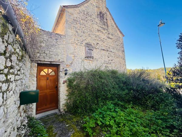 Maison de village de 3 chambres avec cour secrète et terrasse dans une ruelle calme près de Gourdon