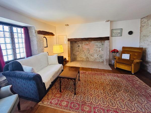 Maison de village de 3 chambres avec cour secrète et terrasse dans une ruelle calme près de Gourdon