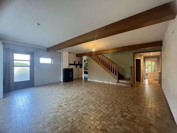 Vente                                                      Maison
                        
                     5 pièces                      187 m2                     à Guérigny