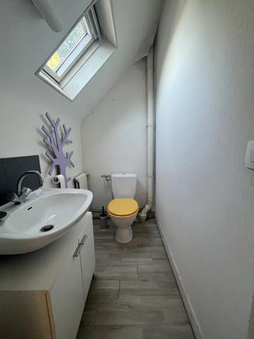 Vente                                                      Maison
                        
                     5 pièces                      187 m2                     à Guérigny