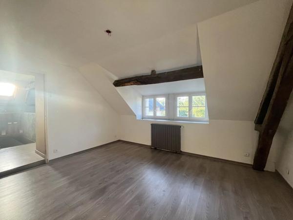 Vente                                                      Maison
                        
                     5 pièces                      187 m2                     à Guérigny
