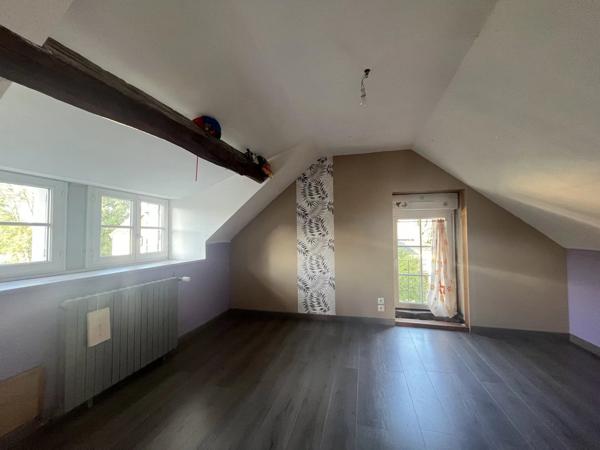 Vente                                                      Maison
                        
                     5 pièces                      187 m2                     à Guérigny