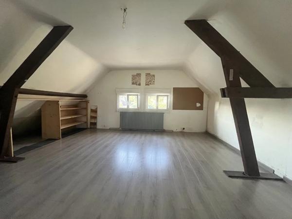 Vente                                                      Maison
                        
                     5 pièces                      187 m2                     à Guérigny
