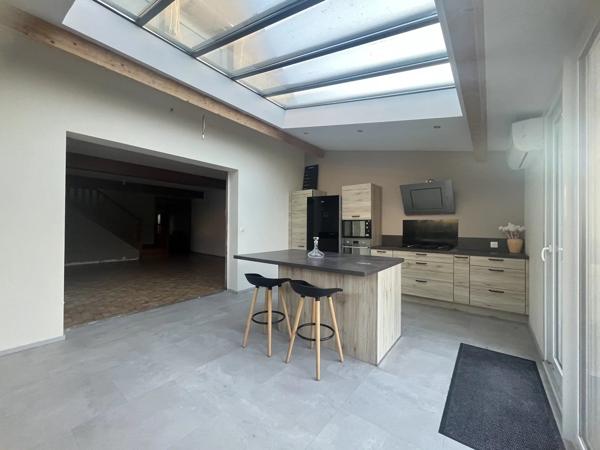 Vente                                                      Maison
                        
                     5 pièces                      187 m2                     à Guérigny