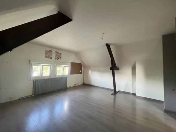 Vente                                                      Maison
                        
                     5 pièces                      187 m2                     à Guérigny