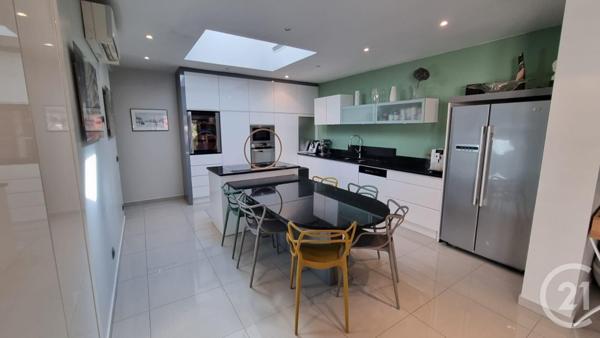 Appartement F5 à vendre  5 pièces - 111,21 m2 ST MAUR DES FOSSES - 94