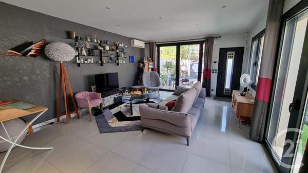 Appartement F5 à vendre  5 pièces - 111,21 m2 ST MAUR DES FOSSES - 94