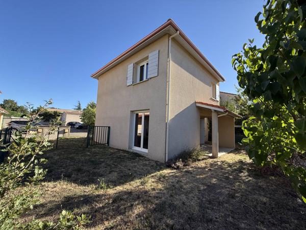 Maison mitoyenne T5, centre St Romain 'Ay