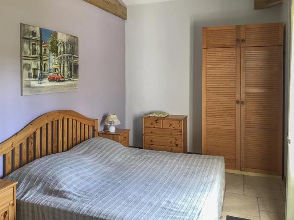 Jolie maison en pierre avec piscine au cœur du village