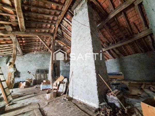 Maison à rénover avec dépendances et terrain