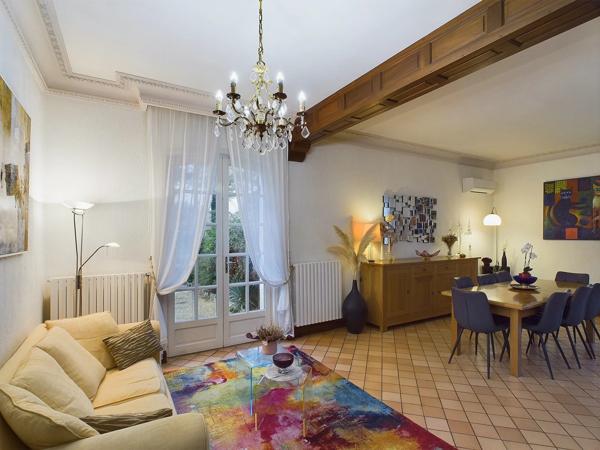 Belle villa avec terrain de tennis et piscine à quelques minutes de Bergerac