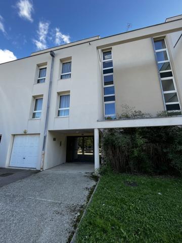 SAINTE SAVINE – APPARTEMENT TYPE 3 AVEC BALCON ET GARAGE