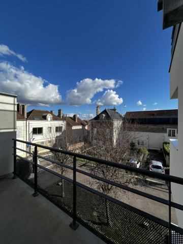 SAINTE SAVINE – APPARTEMENT TYPE 3 AVEC BALCON ET GARAGE