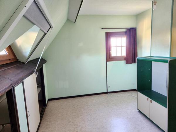 Courcelles Sur Seine, Maison sur sous-sol total de 150 m2 - 5 chambres  + garage exterieur - sur un terrain plat de  716 m2 -  Prix :  272.000